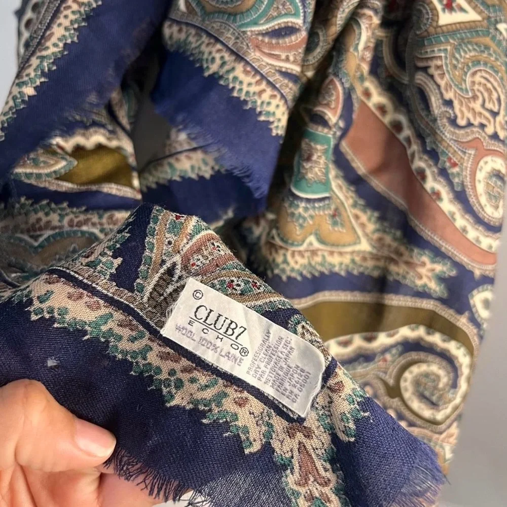 Club7 Elegant Paisley square‎ Scarf 100% Wool